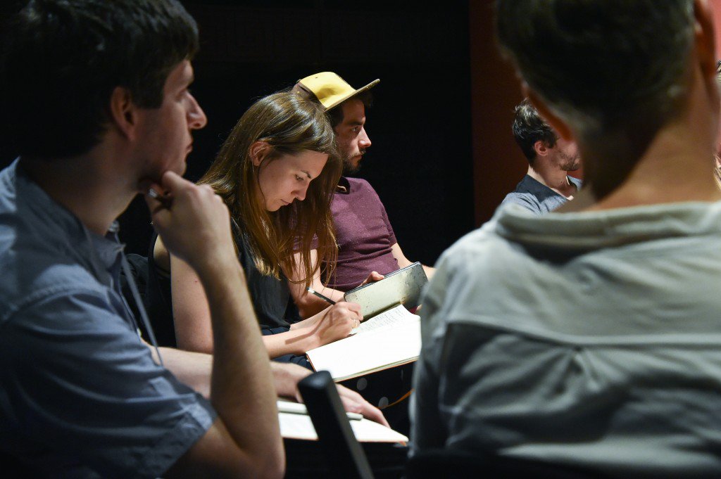 FORUM JUNGER THEATERSCHAFFENDER
FORUM DES JEUNES PROFESSIONNELS DES ARTS DE LA SCÈNE
FORUM DEI GIOVANI PROFESSIONISTI DI TEATRO

#STIPENDIENPROGRAMM | PROGRAMME DE BOURSES 
BEWERBUNGSSCHLUSS | DÉLAI D'INSCRIPTION: 15.04.2019
INFO: SCHWEIZERTHEATERTREFFEN.CH

#theatertreffen