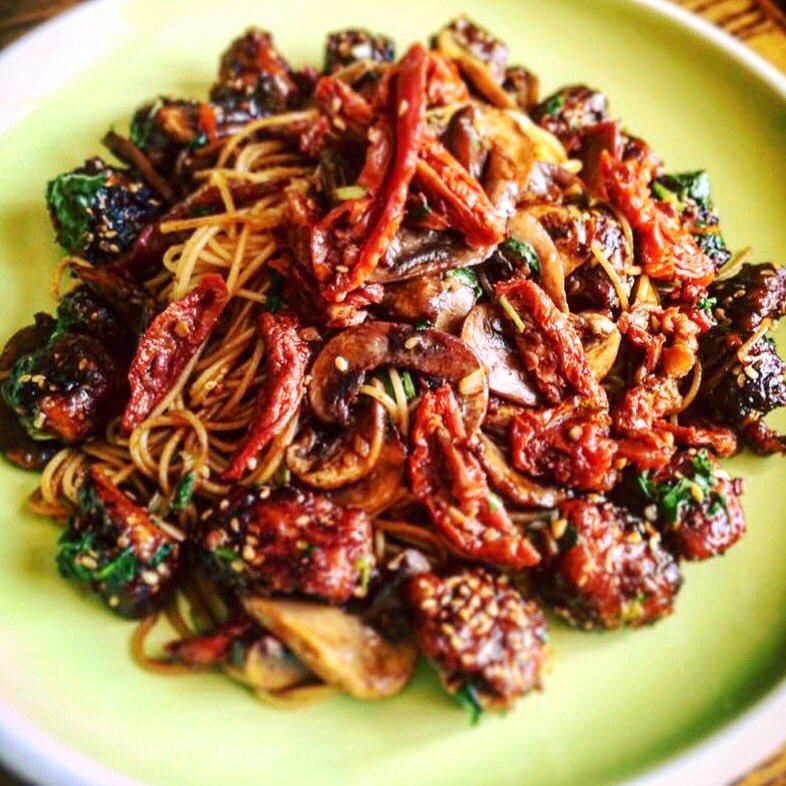 CookThisFoodCom's tweet image. Pasta Capellini with Dried Tomatoes

#cookthisfood #pasta #capellini #driedtomatoes #tomato #chicken #teriyaki #mushroom #tasty #food
