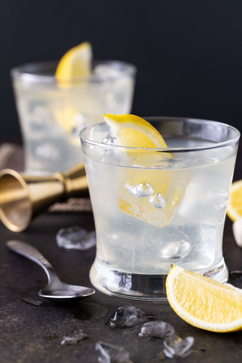 Tired of a boring vodka soda cocktail? Amp up the flavor with the addition of elderflower liqueur in this easy, 4-ingredient Elderflower Vodka Soda Recipe.
garnishwithlemon.com/elderflower-vo… #vodka #cocktails #elderflower