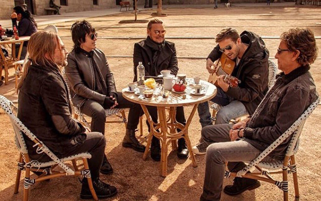 palboranconce's tweet photo. Este viernes 12 de abril escucharemos al fin “Rayando el sol” 🌞 de @manaoficial  ft. nuestro rubio @pabloalboran 😍✨. ¿Cuántos esperando oírla? 🙋🏻‍♀️. https://t.co/n6AmZbwgTz