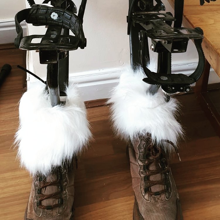 Something furry and reckless is bouncing your way playas.
#streettheatre
#Recklessinvention 
#easter
#Itsfaux 
#MoFaux