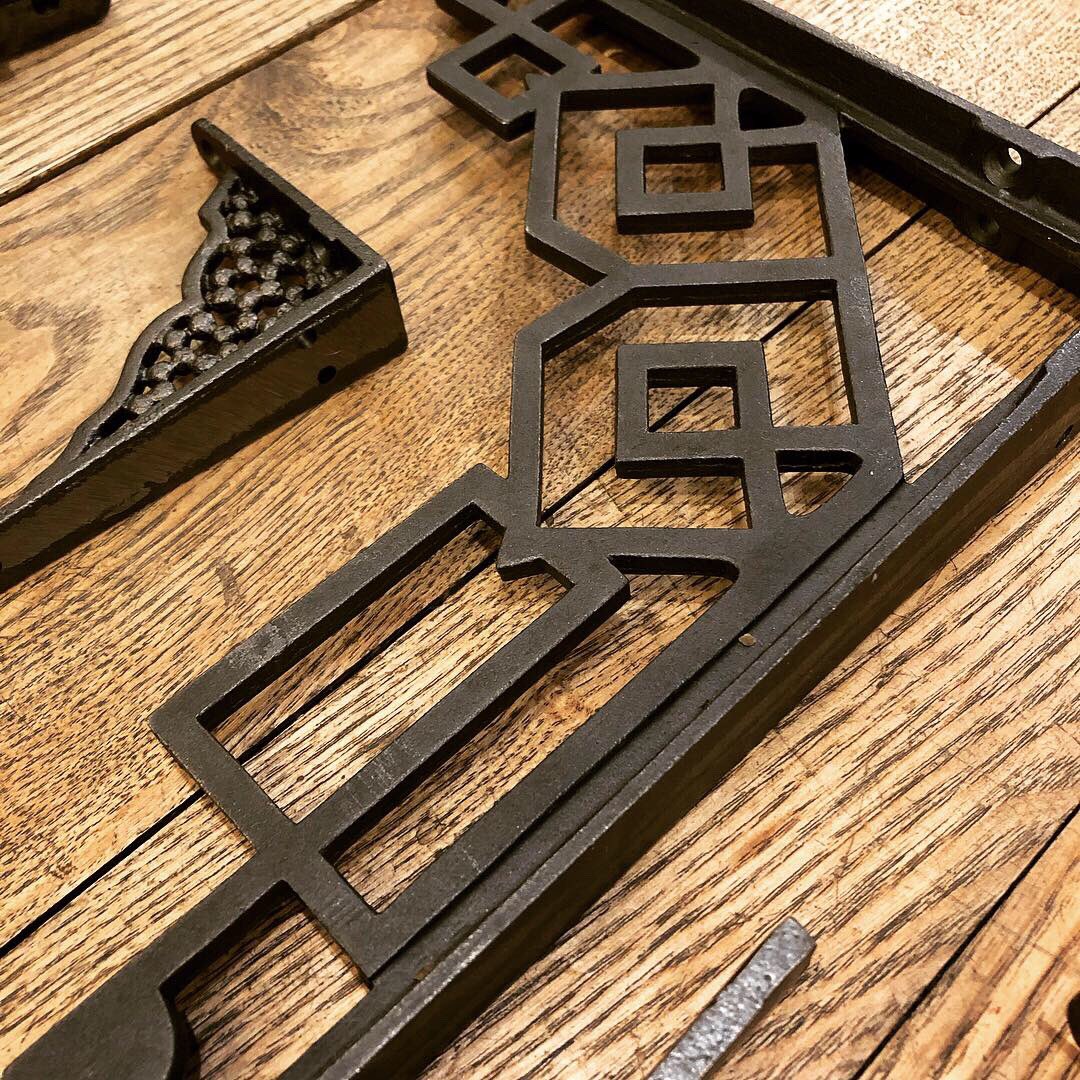 cornflowerandc's tweet photo. Gotta love these cast iron wall brackets. Itโs those little touches that make a house a home. #castiron #wallbrackets #brackets #iron #ironmongery #ironwork #shoplocal #homewares #interiordesign #gifts #cornflowerandcalico #stroud #gloucestershire #cotswolds #WDYT #InStroud https://t.co/fo8lYjfgIe