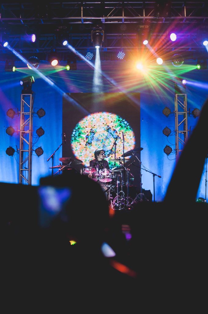 IVOSempire's tweet photo. IV OF SPADES live in Iloilo 
#IVOFSPADESSWEETSHADOWTOURILOILO https://t.co/txBJ86bGdR