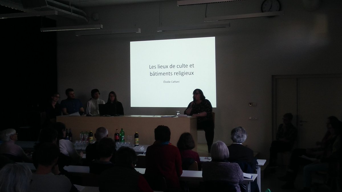 CahorslaModerne's tweet photo. Retour sur notre conférence de jeudi dernier à l'Auditorium du Centre Universitaire Maurice Faure. Les adhérents de @etudeslot et de l'Université pour tous Cahors-Quercy ont découvert notre travail sur l'architecture et l'urbanisme à Cahors aux 17e et 18e siècles ! #patrimoine https://t.co/2VTyvlsJgz