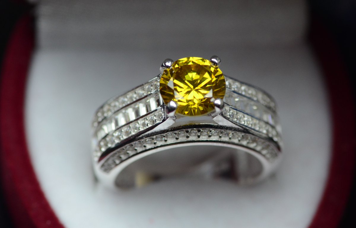craft_native's tweet image. Women Round Cut Yellow Topaz Ring Sterling Silver 925 Handmade Women Engagement Ring.
Get it for your loved one, or treat yourself for a classic timeless style.
#Topaz #YellowTopaz #HandmadeRing #ArtisanRing #Artisan #Timeless #sterlingsilver #WomenRing #RingsForHer #ForHer #Gift