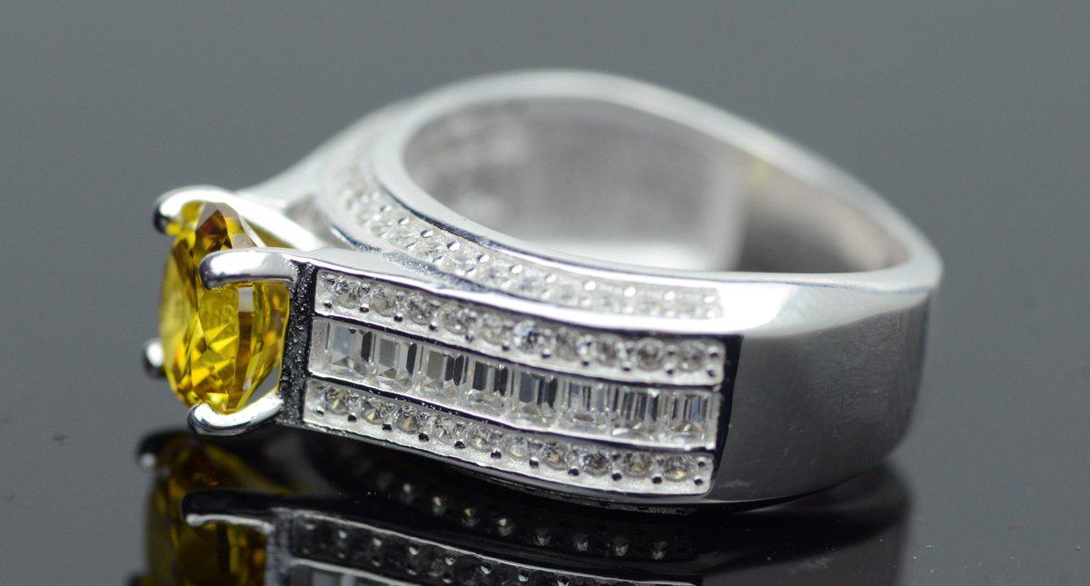 craft_native's tweet image. Women Round Cut Yellow Topaz Ring Sterling Silver 925 Handmade Women Engagement Ring.
Get it for your loved one, or treat yourself for a classic timeless style.
#Topaz #YellowTopaz #HandmadeRing #ArtisanRing #Artisan #Timeless #sterlingsilver #WomenRing #RingsForHer #ForHer #Gift