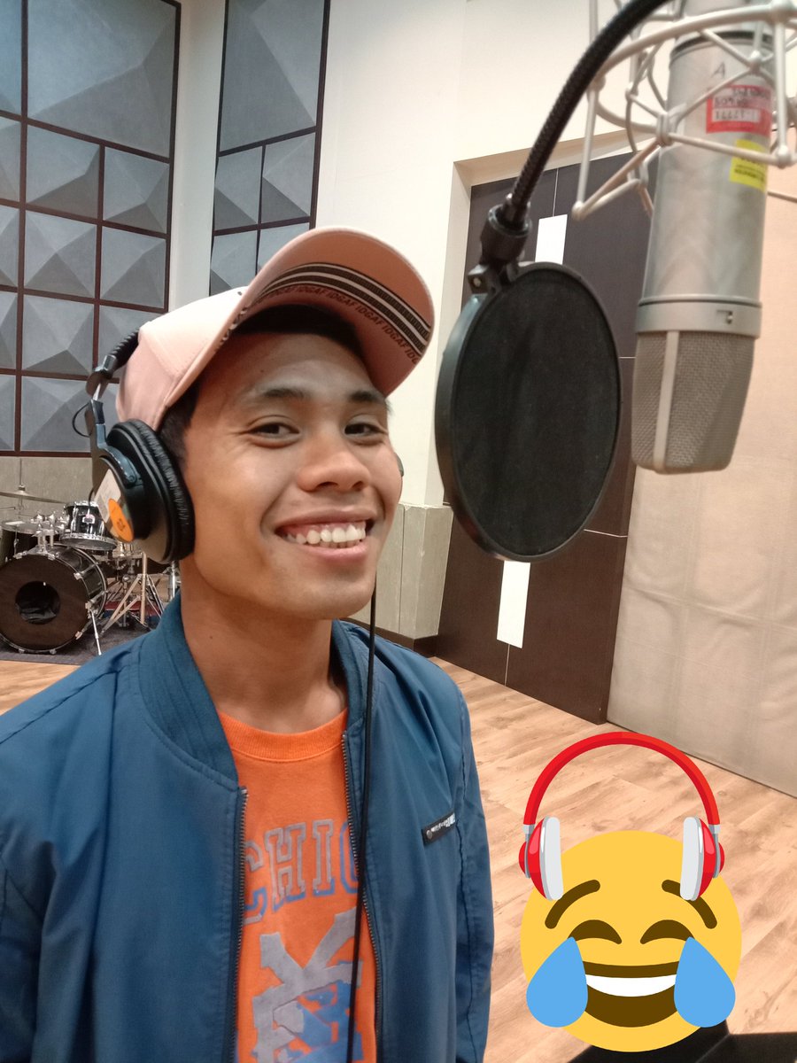 gucong_yamyam's tweet photo. Daghang salamat,maraming salamat pose🤣🤣🤣🤣🤣🤣 https://t.co/65bYmVrNWk