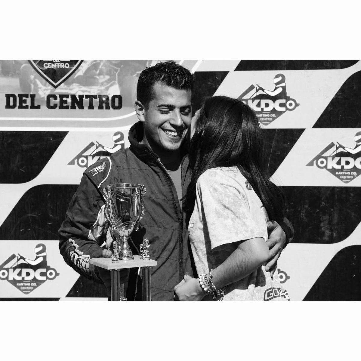 ayleeenantonela's tweet photo. Las imágenes lo dicen todo. Feliz de poder acompañarte en esto que tanto nos gusta, estoy orgullosa de vos, te amo por y para siempre @NGuinni ❤️🏁🐬 #VamosEl386 #KDC #125Libre #Salto https://t.co/6yFwKZL7IY