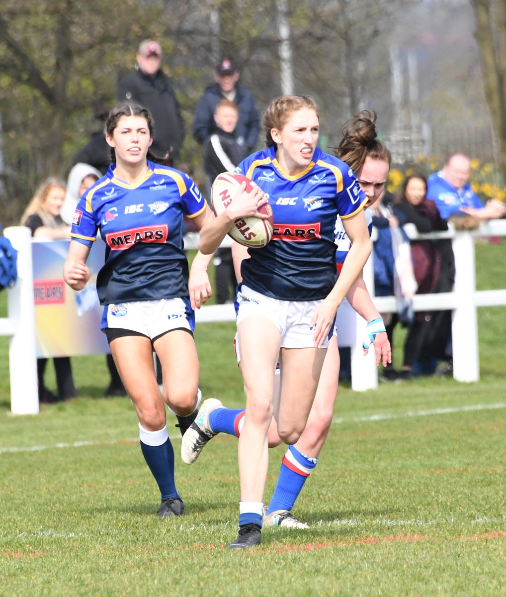 leedsrhinos's tweet photo. 4⃣Rhinos named in England Women National Performance Squad 👏
Congratulations to @dannielleander1, @CaitlinBeevers1, Hanna Butcher and @APRJ93 on their secelction 🏴󠁧󠁢󠁥󠁮󠁧󠁿
#LeedsRhinosWRL #LeedsGirlsCan https://t.co/4LOdNcvItp
