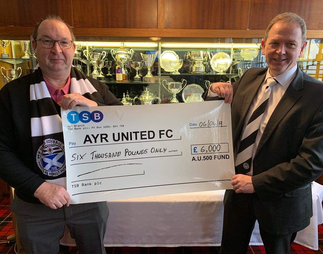 AyrUnitedFC's tweet photo. 👏 | At half-time on Saturday, the @au500fund presented a cheque for £6,000 to the club. This brings the total donated to the playing budget to £35,000 for this season. 

A huge thanks to the AU500 Fund committee and members for their continuing support. https://t.co/qv7pcbQZMQ