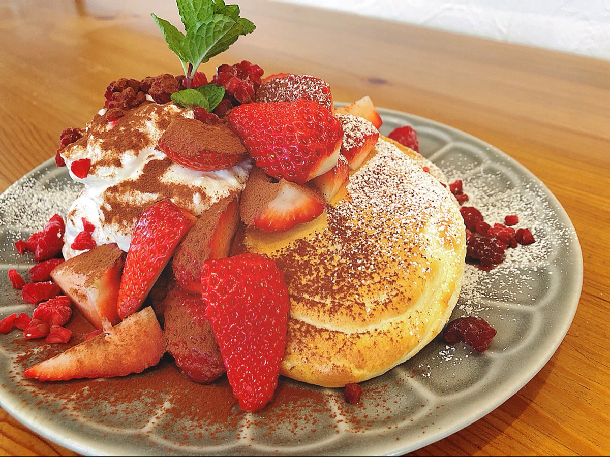 086MaHaLo086's tweet photo. 新作でございます🍓
この投稿をRTしてくれた、フォロワーさんの中から抽選で
『苺のティラミスパンケーキ』を10名様にプレゼント🍓
※販売期間がかなり短いと思いますので、予めご了承くださいませ🙇‍♀️
RT締め切り4月10日の21:00！
発表は２2日以降になります🤣
商品の販売は11日の木曜日からです！ https://t.co/DC425c5aCd