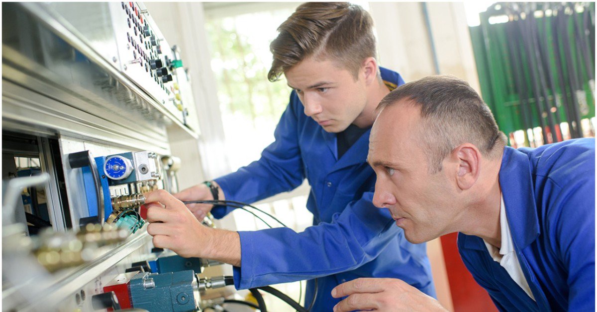 kickstart2emp's tweet photo. Would you like to give your staff the skills, experience and motivation they need to boost productivity and drive business growth? Apprenticeships do just that and we can help you every step of the way. Visit https://t.co/M0YRuOLaRo #apprenticeships #training #skills #growth https://t.co/zbMWLXIlFk