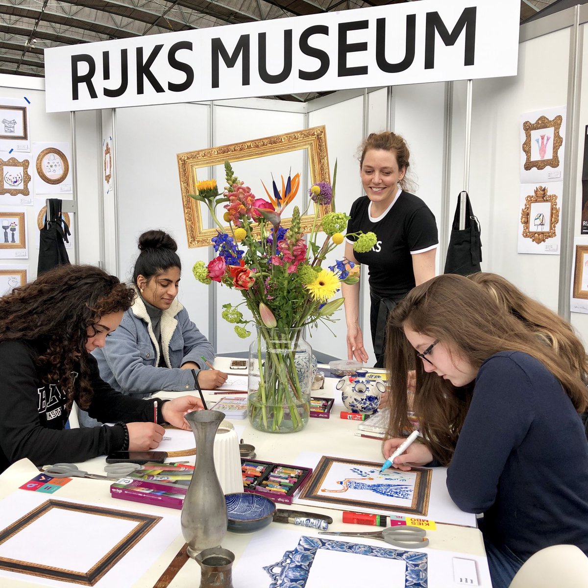 WorldSkillsNL's tweet photo. Tijdens #STF19 hebben veel studenten meegedaan aan de creatieve 'Play Your Skills' activiteit van het @Rijksmuseum. De volgende ware meesters mogen met de klas de workshop 'Dutch Design' volgen: Famke Koster van @rocfriesepoort &amp; Stijn Klokkemeijer van @ROCHorizon 👌👏 https://t.co/EmNnS0gbfD