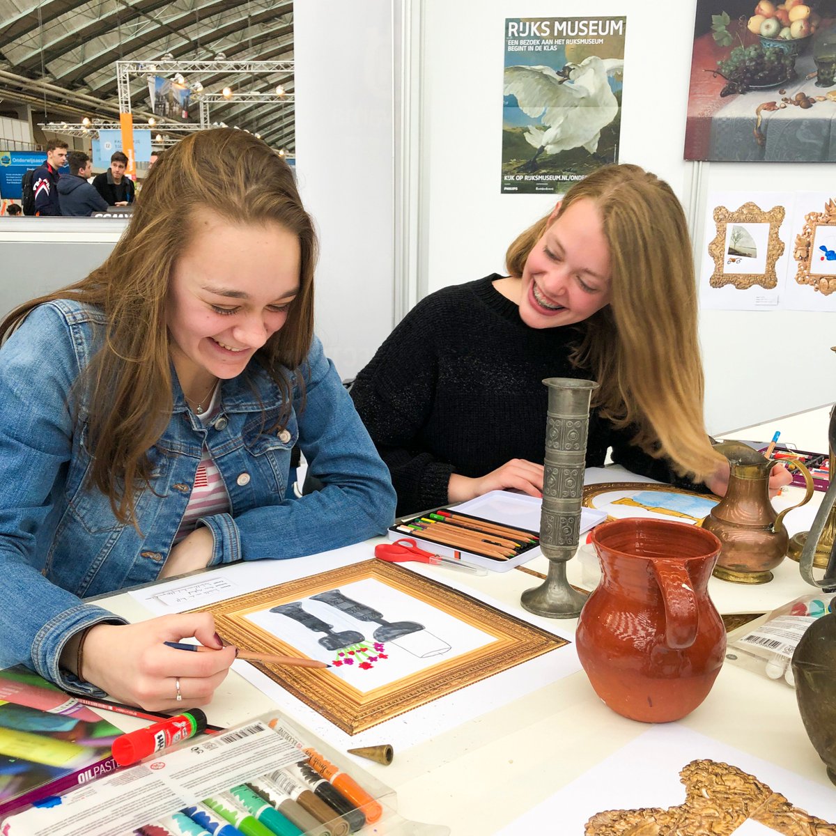 WorldSkillsNL's tweet photo. Tijdens #STF19 hebben veel studenten meegedaan aan de creatieve 'Play Your Skills' activiteit van het @Rijksmuseum. De volgende ware meesters mogen met de klas de workshop 'Dutch Design' volgen: Famke Koster van @rocfriesepoort &amp; Stijn Klokkemeijer van @ROCHorizon 👌👏 https://t.co/EmNnS0gbfD