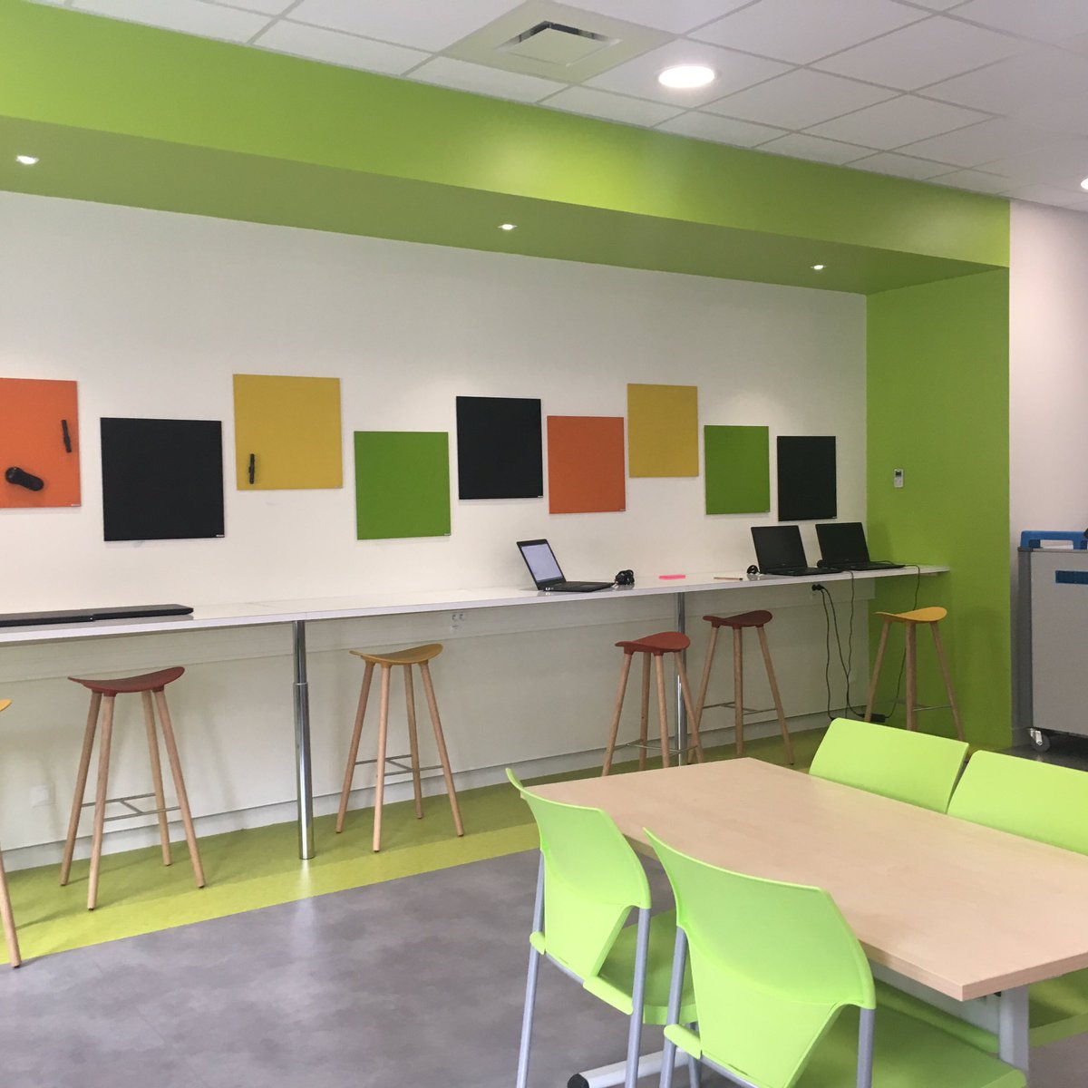 ilikeitnum's tweet image. #GirlsRCoding en préparation on démarre demain avec 13 participantes @Atlanstic_2020 @loireatlantique @yumigoteam @garreau_audrey @MicropoleNantes @adnouest @cannaferina @MarieCauchyy @MathieuGesta