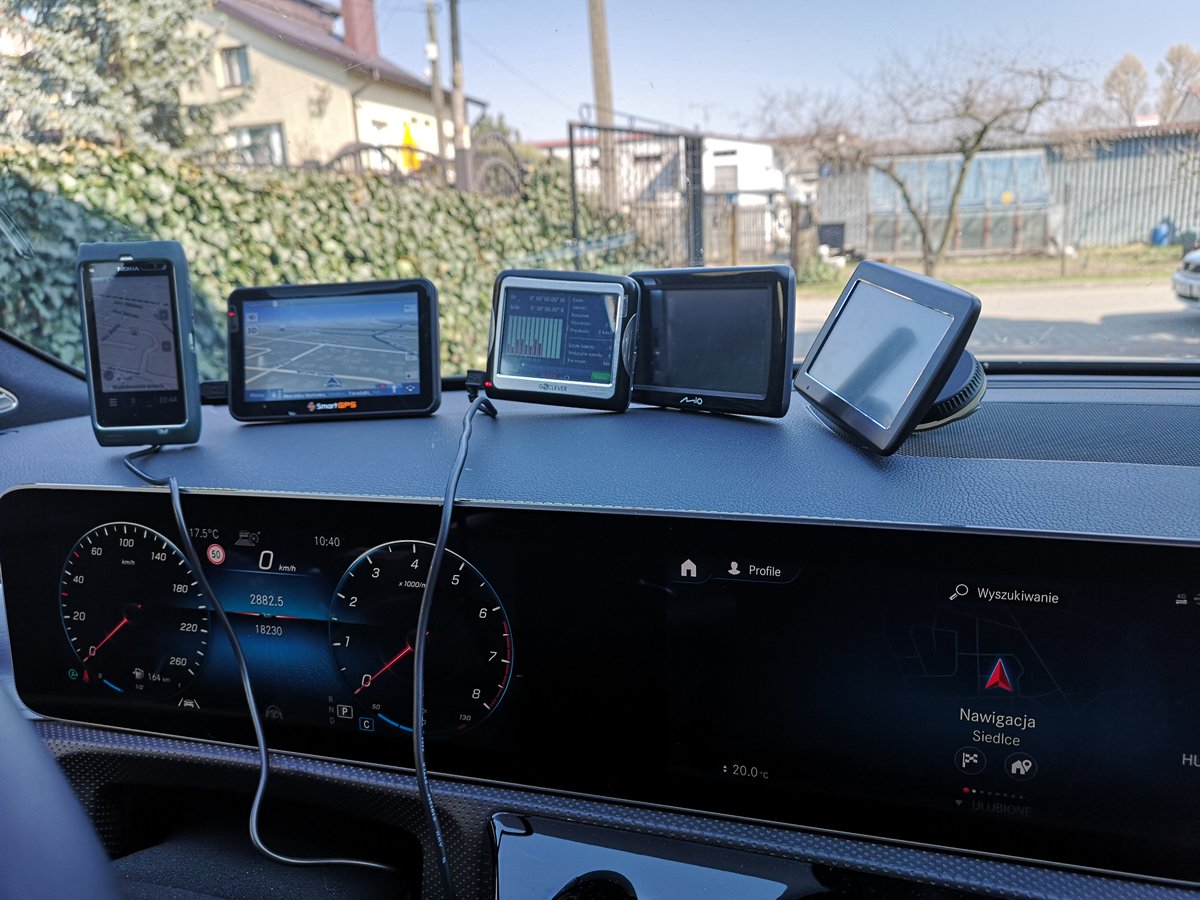 TomaszOkurowski's tweet photo. Reset licznika #gpsrollover na całym świecie. Tragedii nie ma. Stare @TomTom #medion, @nokia z #symbian, #smartgps, #lark - działają. #trak marnie ale działa. Stary #goclever dał opór mimo wykrycia 8 #GPS. Zmarnowałem pół dnia na test muzealnego sprzętu? https://t.co/fiVz2KnDhN