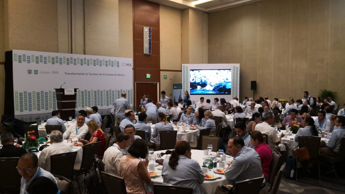 turismocdmx's tweet image. En unos momentos el Secretario de @turismoCDMX hará una presentación ante asistentes del #TianguisTurístico2019 del Tema “Transformando al Turismo de la Ciudad de México”
Felicidades y bienvenidos todos a la #CiudadDeMéxico   #TurismoDeBarrio #TurismoEInnovación
#CiudadDeDerechos