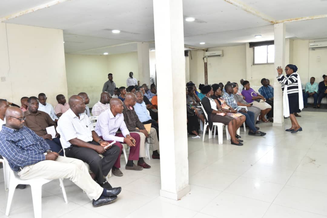 iruvilcda's tweet photo. The Executive Chairman Iru VI LCDA (Hon.) Princess Rasheedat Abiodun Adu  addressing  the revenue officers appreciating them for their support in the just concluded elections, and also encouraged them to put their best to work, and exert diligence and integrity. https://t.co/TGRnRHoTSO