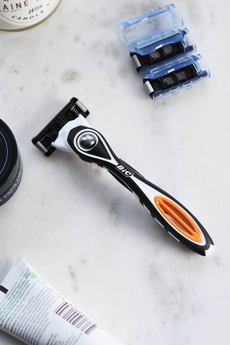 SavvySavingCoup's tweet photo. Does anyone else enjoy shaving? #AD Jared is really loving the @Bicrazors Flex 5 Hybrid Razor. This disposable razor can be purchased at your local Walmart. Save on your next purchase w/ this #coupon https://t.co/DS2HY8DHap #FlexYourShave #BICFlex
#smoothshavesmoothprice https://t.co/PQ6aGbxoKG