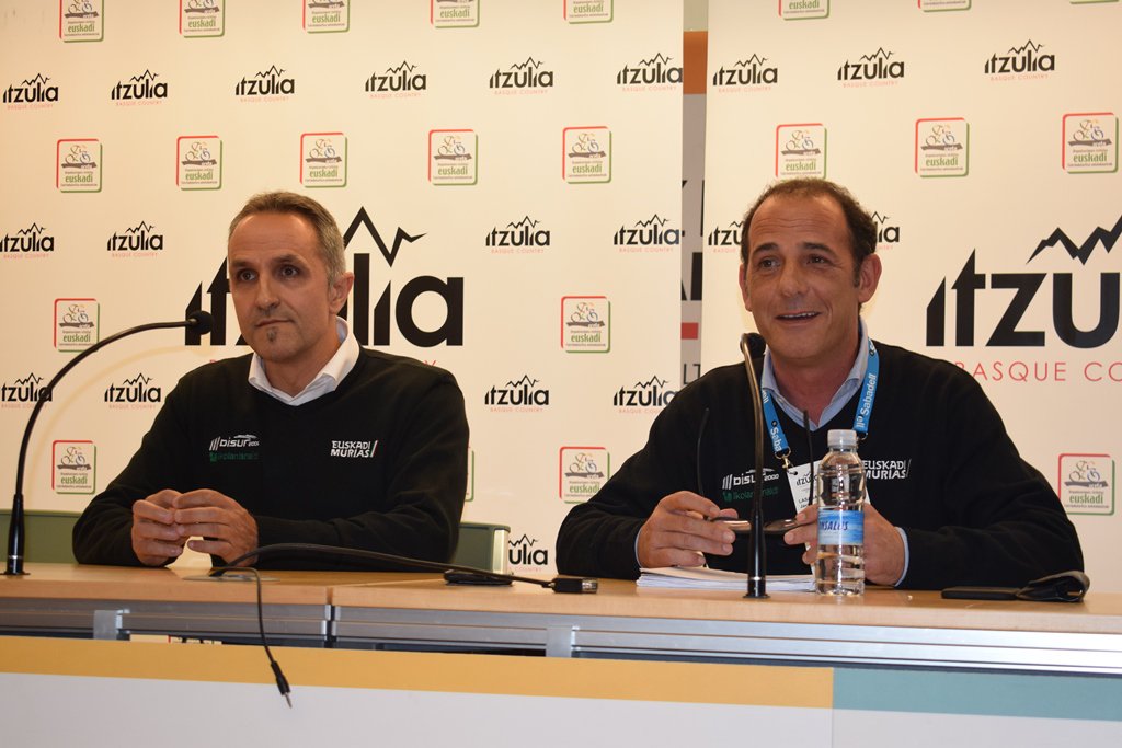 #GureTaldea

🤝🤝🤝Euskadi-Murias: "Nuestro objetivo es crecer y unir". bit.ly/2P0TvfC

🙌 "Creemos firmemente en la fuerza de la unión; aunar fuerzas es vital"

🗨 Jon Odriozola: "La afición necesita un proyecto como este para seguir cumpliendo los sueños de todos"