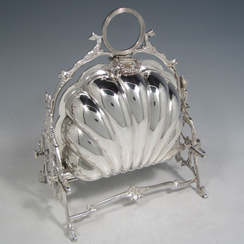 DickensMuseum's tweet photo. This #Thursday we'll have tastings &amp; talks at special event Punch and Puddings! Here's a sneak peek of some of the curious objects from @londonsvaults from sardine dishes and folding biscuit boxes to Victorian Glug glug decanters! Come and find out more: https://t.co/hgXUCqklOp https://t.co/y6GDywaw8S