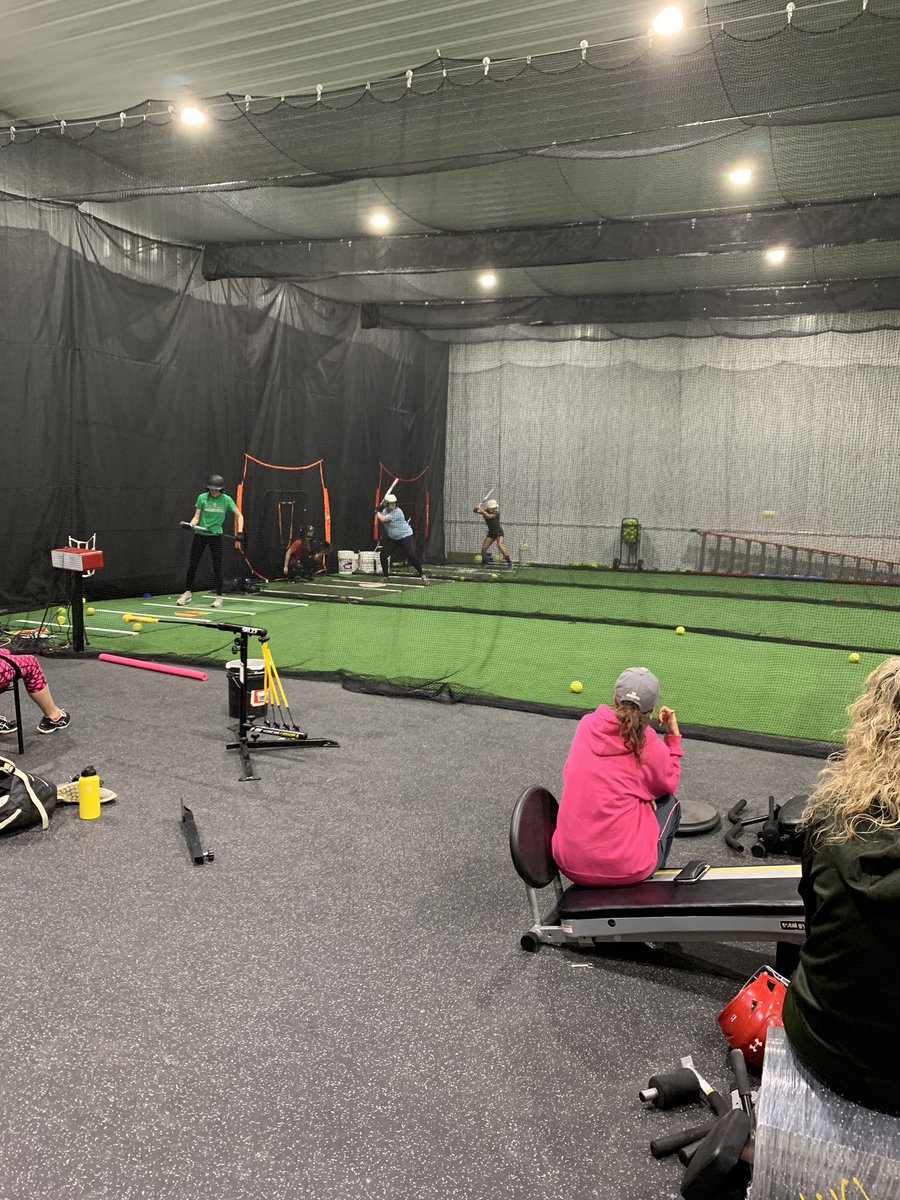 What a great night <a href="/StrikeZoneBall/">StrikeZone</a> last night, hitting love and getting better! 28 days until practice starts and we couldn’t be more excited! #GoBigGreen