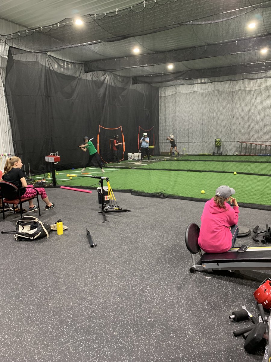 SLtornadoSB's tweet photo. What a great night @StrikeZoneBall last night, hitting love and getting better! 28 days until practice starts and we couldn’t be more excited! #GoBigGreen https://t.co/cfEtQdr5WK