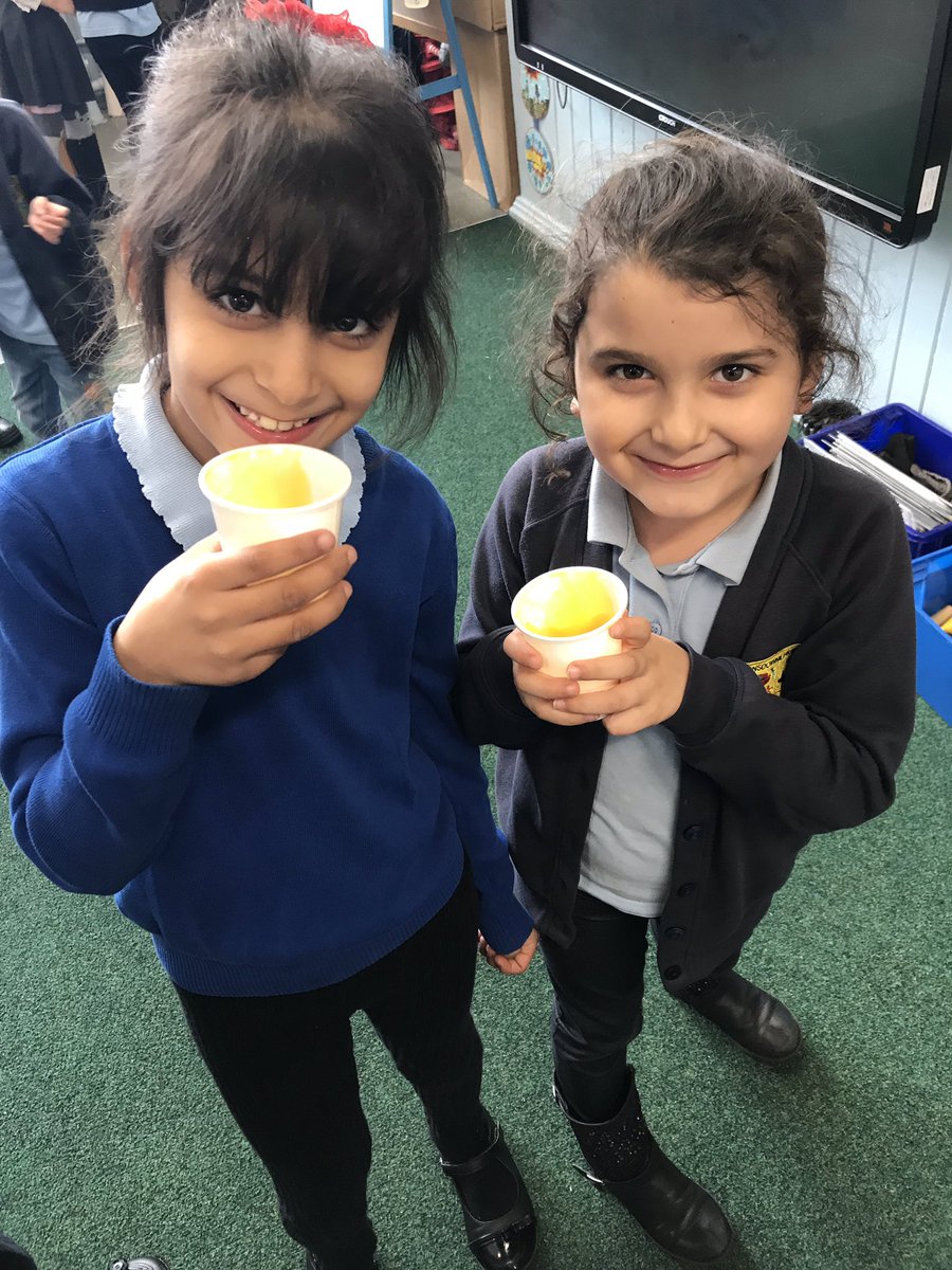 BButler_LPS's tweet photo. Measuring smoothies and calculating cost and profit in year 2 @BButler_LPS https://t.co/vlj1aJnyHZ