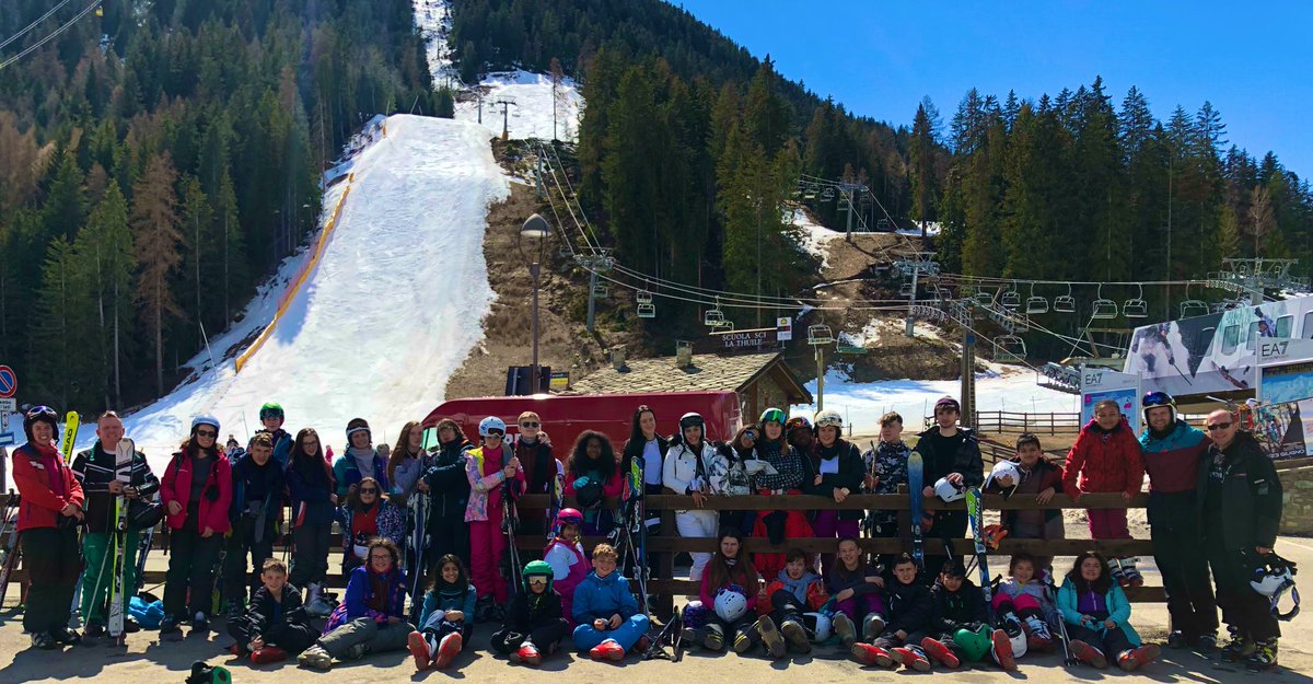 TPSSport's tweet photo. Day 1 of skiing complete - full of sun, snow and ski fun! #skiready #TPSskiteam #aostavalley2019 #rollonday2 #tpssport https://t.co/JibJUbDoz7