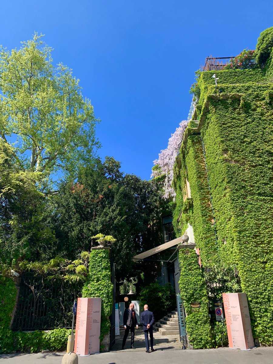 MichelangeloFdn's tweet photo. The sumptuous hallway of Villa Mozart, home to #DoppiaFirma2019, is the ideal place to welcome our first VIP guests today ahead of the official opening tomorrow. Running from 9-14 April, this fascinating exhibition is not to be missed!

https://t.co/d1UyC48aaV https://t.co/vofbUYGDQu