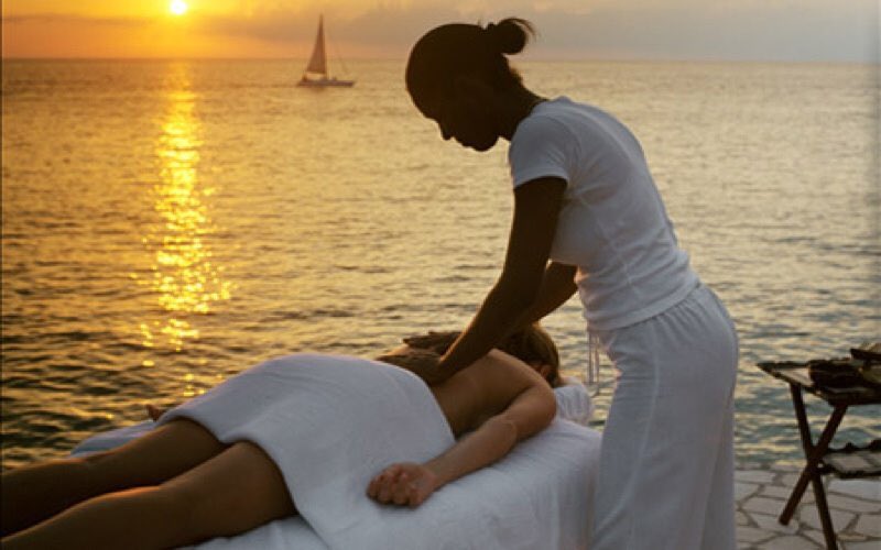 TimeOutCayman's tweet photo. Call (345) 322-7576 for an appointment or Email relax@timeoutmassagecayman.com
#massage #swedishmassage #deeptissuemassage #spa #mobilespa #mobilemassage #pampering #caymanislands #cayman #grandcayman #hotel #condo #paradise #travel #caribbean #vacation #holiday #couplemassage https://t.co/EezfRhIpYh