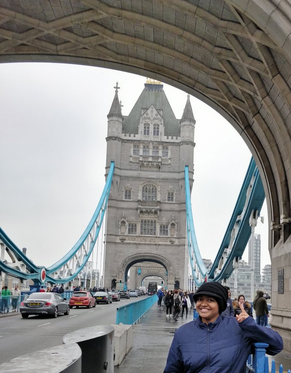 BS_Kavya's tweet photo. The Tower Hill Bridge 😎 https://t.co/ocAJ9H96Q4