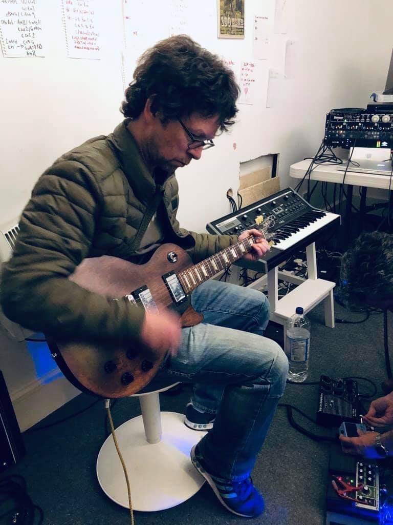 45banduk's tweet photo. 🎸#45 @StoreyStorey15 @craigmetcalfe7 https://t.co/Fi0q1IyF9X