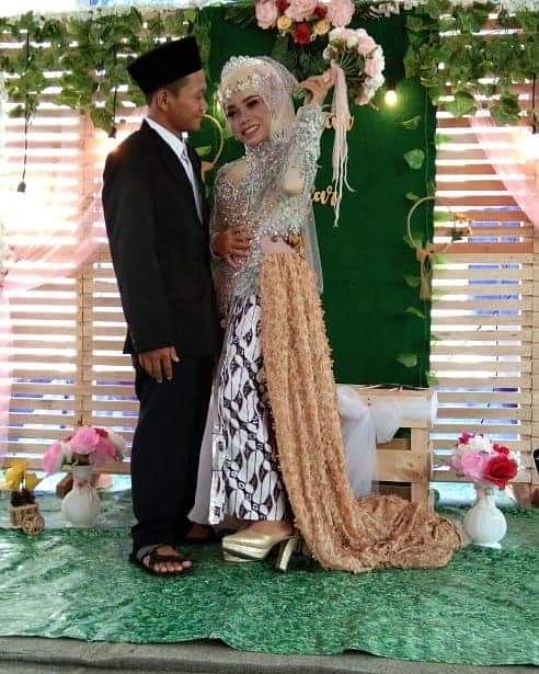 mtsalfalah_mdg's tweet photo. Selamat Menempuh hidup baru, Ibu Bahrurotur Rohmah.
Semoga SAMARO Amiin...
#happyweding
#mtsalfalahbantarsari
#yayasanalfalahbulaksari https://t.co/JjXF9jFP4V