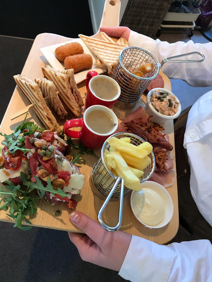 HotelAbrona's tweet photo. De #lunchplank ook voor 2 personen! Komt u binnenkort #proeven?
#abrona #oudewater https://t.co/j5H8EQo8rc