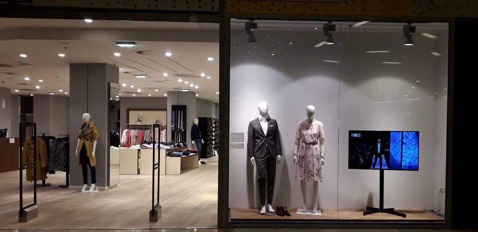 NoaMobile's tweet photo. NOA Vision 50" Smart televizori nalaze se u izlozima novo otvorenih @VarteksFashion trgovina u Arena centru i Westgateu u Zagrebu. #zajednosmojaci #NoaVision  #DosljedniKvaliteti https://t.co/MzXtRUhSjK