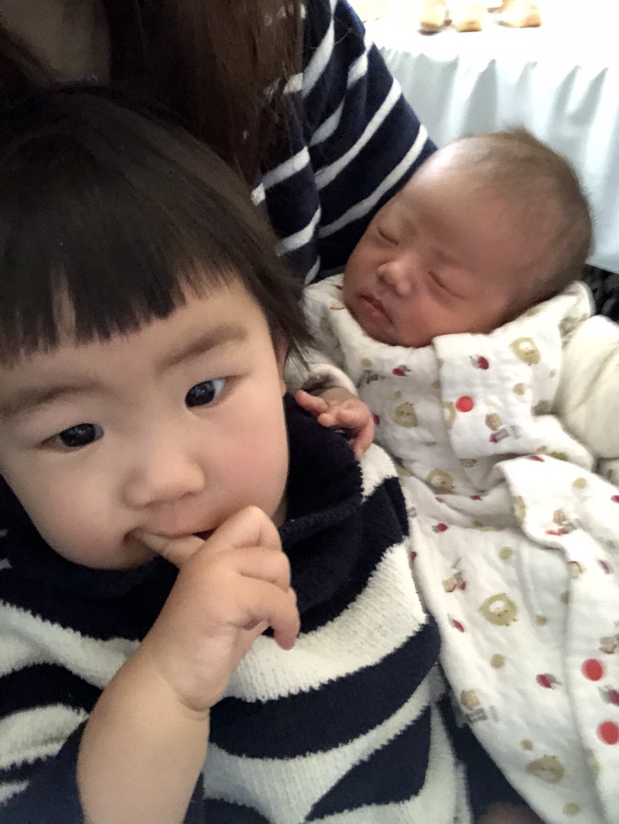 chun812m's tweet photo. 子供の成長って本当早い😂💓最近生まれたとおもったら綾希音はもうすぐ2歳6ヶ月優希乃は1歳3ヶ月🥴色んな成長が見れて嬉しいんだけどねやっぱり寂しいね_(:3」z)_ https://t.co/88Z6w1qGrE