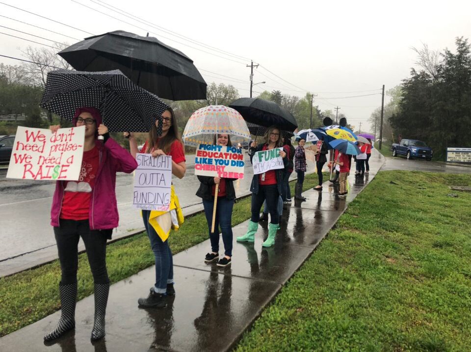ThomasEdisonES's tweet photo. We are so proud of our @ThomasEdisonES teachers for using their voices to advocate for something that’s long overdue. #RedforEd #positiveprotest #payteacherswhattheydeserve https://t.co/mX33haHTgM