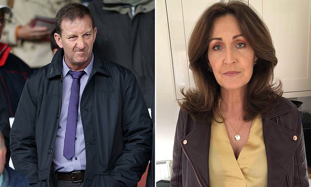 Millionaire ex-Swansea City chairman sues own solicitors over #divorce. buff.ly/2G9SPSc via <a href="/DailyMailUK/">Mail+</a>