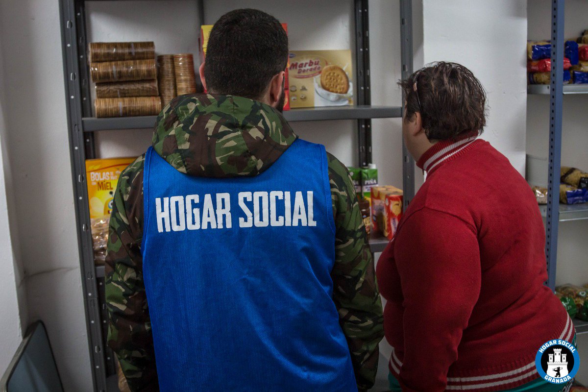 HogarSocialGran's tweet photo. Imágenes del último reparto de alimentos para familias españolas. https://t.co/NaMWMCIjdk