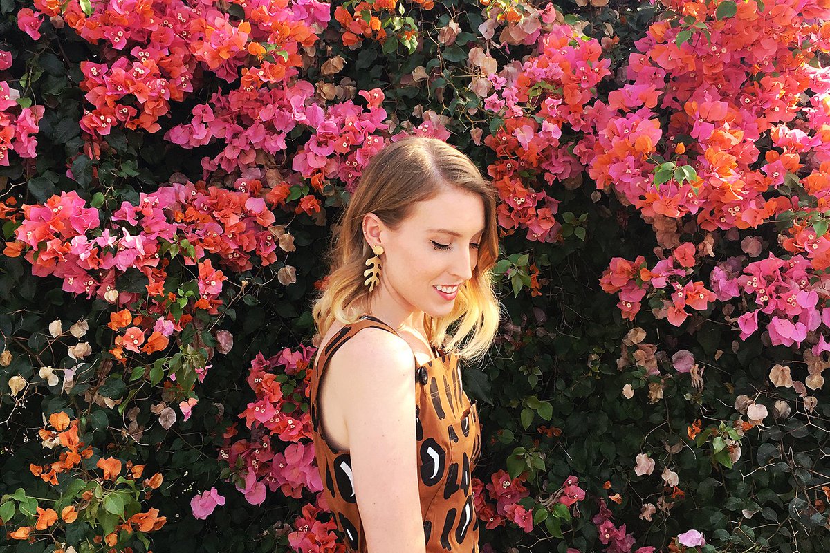 New week, new interview, and this one is BRIGHT. Introducing #CreativeLadyDirectory member Katie Thierjung, the designer and visual artist behind The Uncommon Place, a lifestyle brand that features unique accessories with a colorful, mid-century twist. bit.ly/2UywgyJ