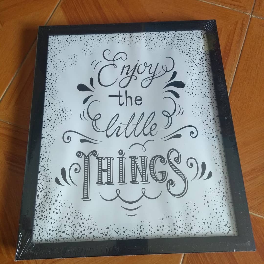 Guedes_Presente's tweet photo. Em nossa loja você também encontra lindos quadros para decorar  aquele cantinho preferido, e até mesmo para dar um charme a mais em uma  parede de sua casa. 
Preço, o maior está na promoção por R$ 21.00 e os menores por R$ 13.00! 
#Guedes #Presentes #presentesurpresa https://t.co/wEBiZUE67T