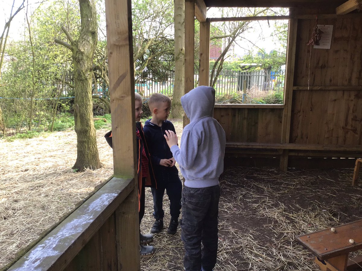 CooksterDebbie's tweet photo. Forest jewellery, mini gardens ... Y2 have been so busy @RowParkAcademy https://t.co/XZBXfoL3n8