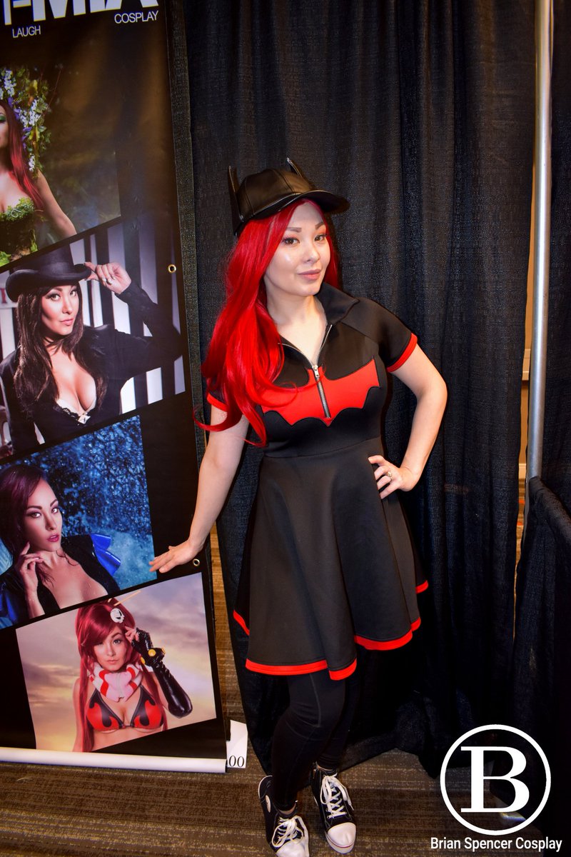 BrianSpencerCos's tweet photo. I'm happy I got to do this photoshoot with @AniMiaOfficial ☺. She is definitely one of the nicest people to work with ❤. #Bombshellbatwoman #Bombshellbatwomancosplay #Dccomics #Dcbombshells #cosplay #cosplayphotography #photography #photoshoot  #lexcon2019  #MIAMonday https://t.co/R8YT0Q188C