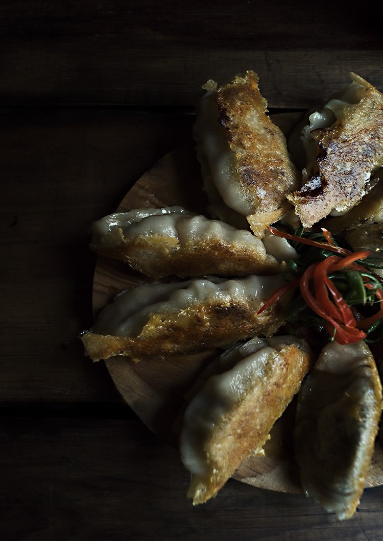 Rusttika's tweet photo. Por Rústica les traigo para hoy,  un clásico de la cocina japonesa: gyiozas unas empanadillas rellenas de carne o vegetales, que les van a fascinar. Mucha  uena vibra para su semana!!! #Recetas  #Cocina #gyoza ===> https://t.co/eFF3yfB1wU    <=== https://t.co/2ZR6mM8TDC