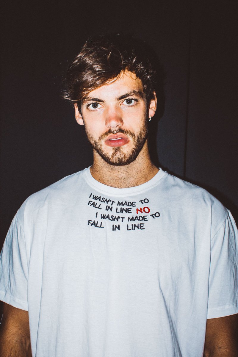 EyeddictedX's tweet image. "NO" #FallInLine
@xtina #DemiLovato