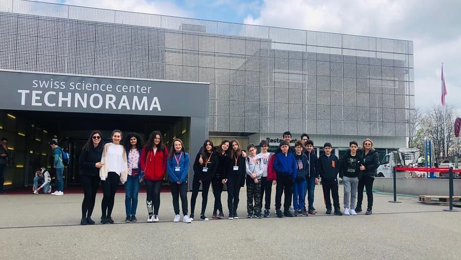 CevreKoleji's tweet photo. 7. Sınıf öğrencilerimiz bugün Avrupa’nın en büyük bilim merkezlerinden biri olan Zürih’teki Technorama Swiss Science Center’ı ziyaret ettiler. Çok sayıda laboratuvar ve deney workshopları içeren programı takip edecekler.
#Çevrekoleji #science #swisssciencecenter https://t.co/O58nPRUSCu