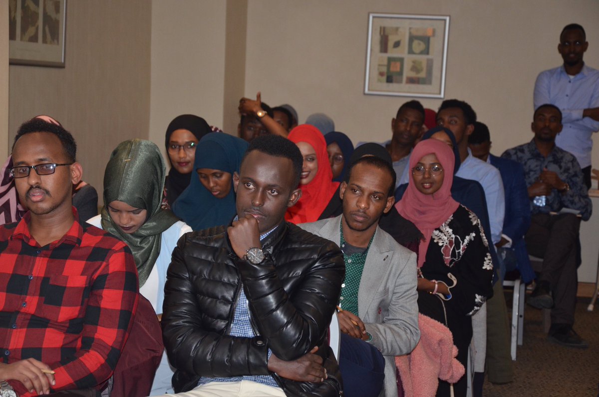WaxaNahayHal's tweet photo. We had organized a pannel highlighting “Determinsim and the Culture of Violance: The Case of Somalia”. The discussions evolved mainly on these keynote qstsns: Follow this threat for more👇🏾👇🏾👇🏾 https://t.co/rSlKlwWFPc