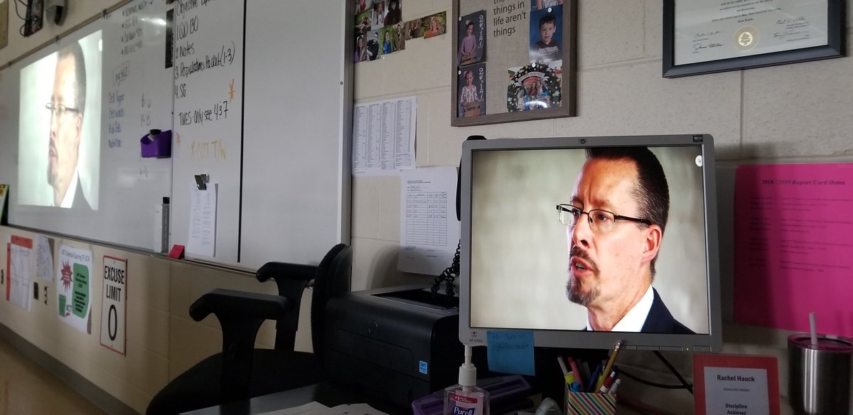 EHSLSciences's tweet photo. I AM HOPE
Today, #warriorbell watched Life Center introduction video.
#ebshare #iamhope2019 #OrganDonation
@LifeCenterCincy https://t.co/8HHB7rHNLZ