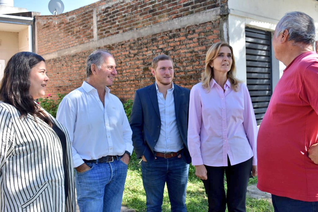 Seguimos recorriendo #LomasDeTafí, hablando con los vecinos. La revolución de valores que necesita #Tucumán la hacemos entre todos. Con el ❤️. #VamosTucumán